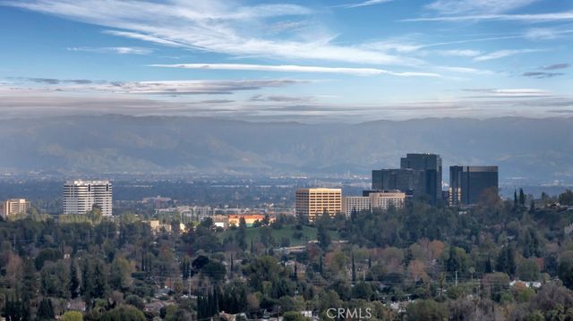 5330 Dubois Avenue, Woodland Hills, CA 91367