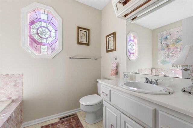 5226 NAVAJO Street, Council Bluffs, IA 51501