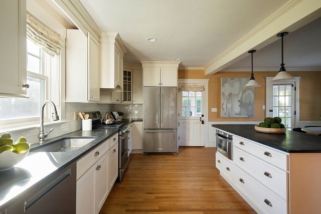 46 Randlett Park, Newton, MA 02465