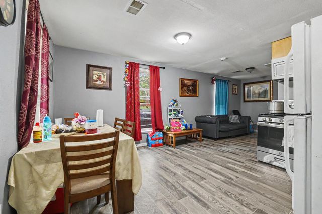 205 S Main Street, Bonham, TX 75418
