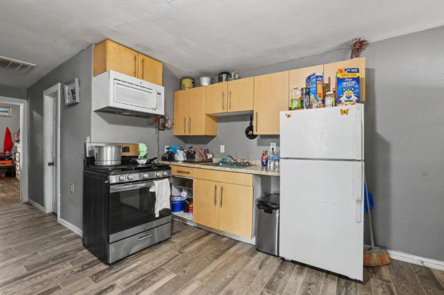 205 S Main Street, Bonham, TX 75418