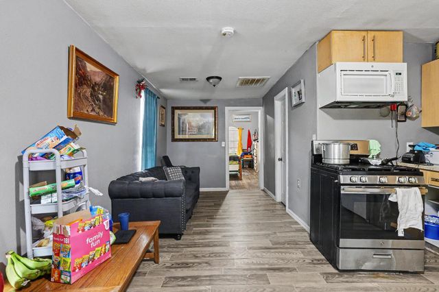 205 S Main Street, Bonham, TX 75418