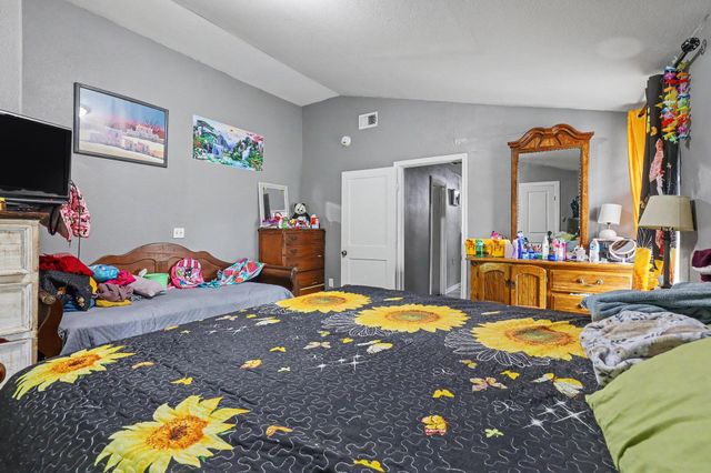 205 S Main Street, Bonham, TX 75418