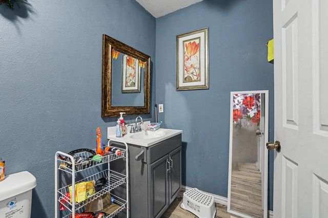 205 S Main Street, Bonham, TX 75418