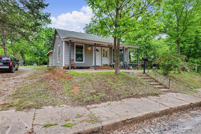 205 S Main Street, Bonham, TX 75418