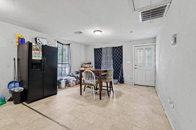 205 S Main Street, Bonham, TX 75418