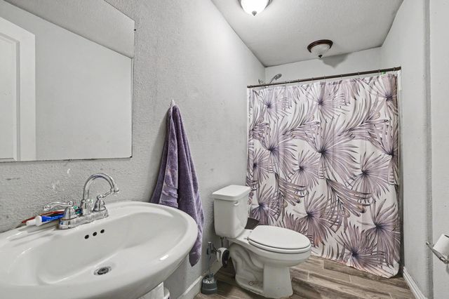 205 S Main Street, Bonham, TX 75418