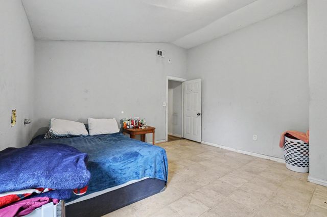 205 S Main Street, Bonham, TX 75418
