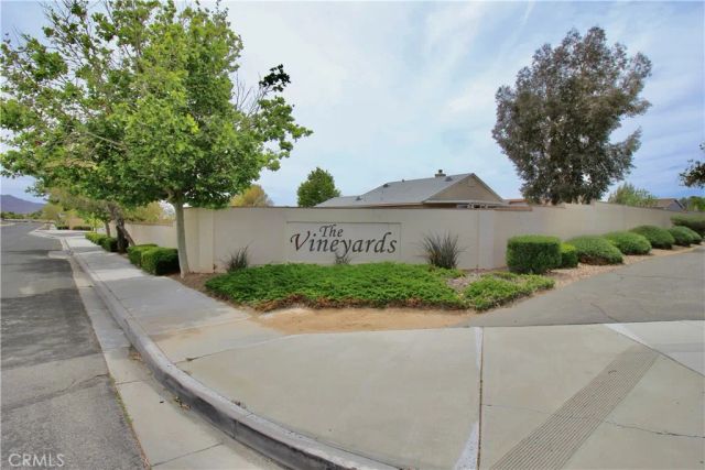 21243 Nisqually, Apple Valley, CA 92308