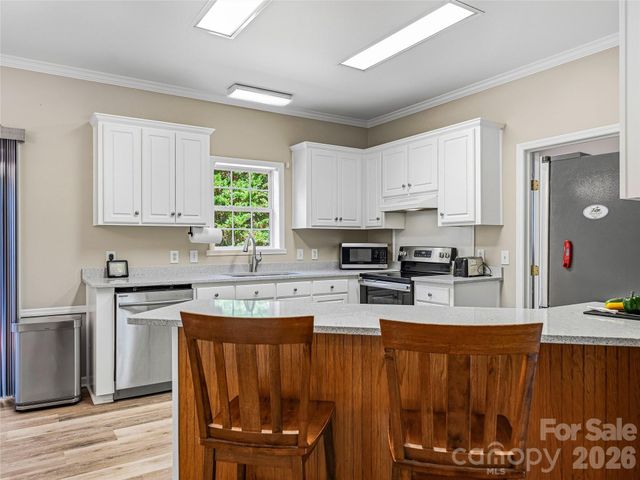 1082 S Main Street, Mars Hill, NC 28754