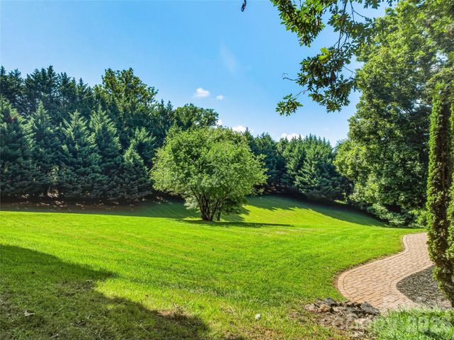 1082 S Main Street, Mars Hill, NC 28754
