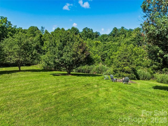 1082 S Main Street, Mars Hill, NC 28754