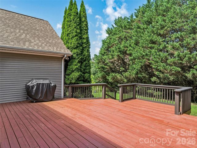 1082 S Main Street, Mars Hill, NC 28754