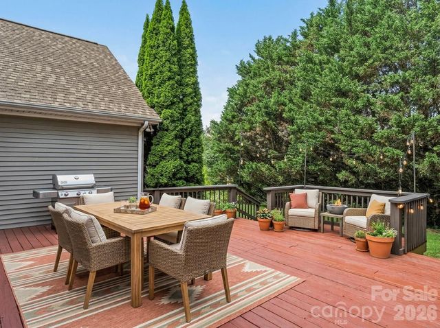 1082 S Main Street, Mars Hill, NC 28754