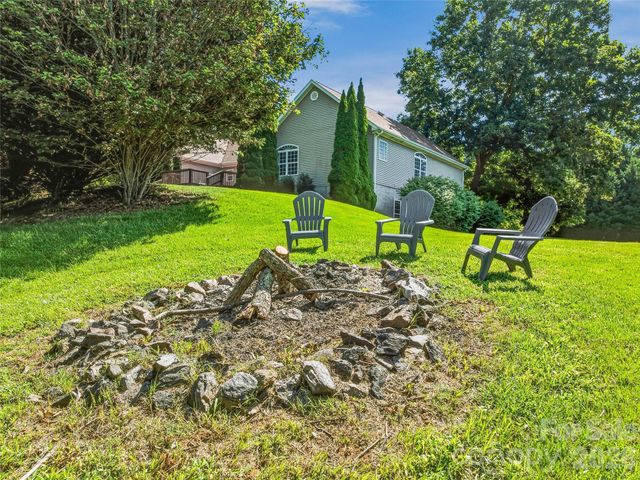 1082 S Main Street, Mars Hill, NC 28754