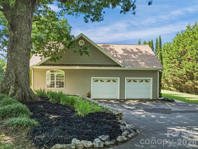 1082 S Main Street, Mars Hill, NC 28754
