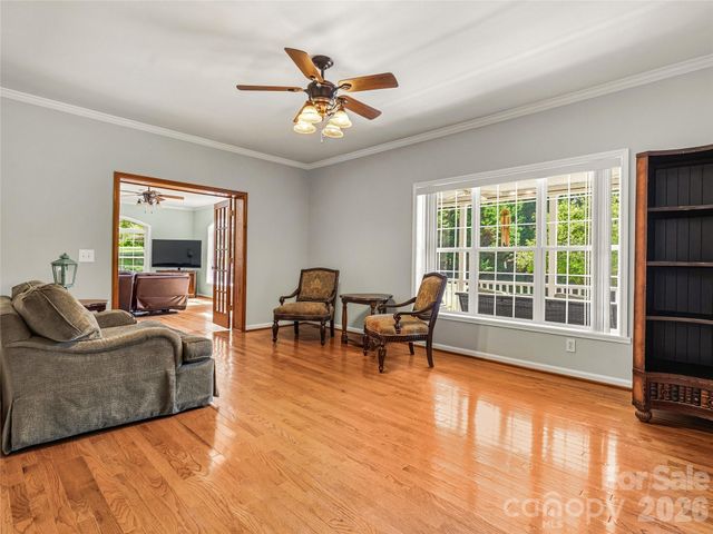 1082 S Main Street, Mars Hill, NC 28754