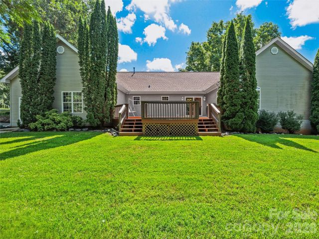 1082 S Main Street, Mars Hill, NC 28754