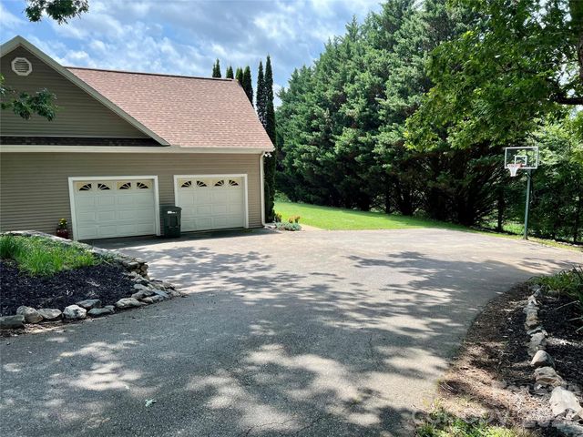 1082 S Main Street, Mars Hill, NC 28754