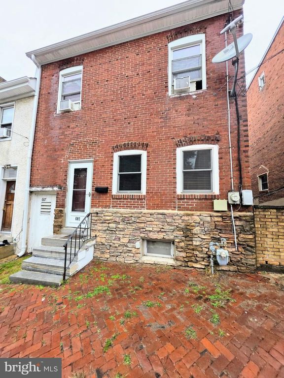 607 SANDY ST, Norristown, PA 19401 — photo 2