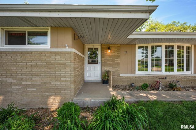 11 WAIBEL Road, Bartonville, IL 61607