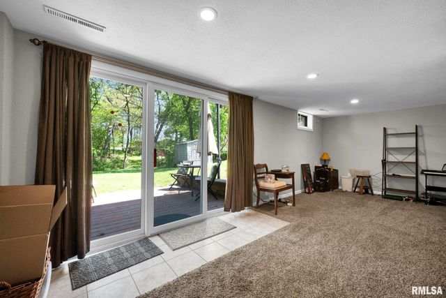 11 WAIBEL Road, Bartonville, IL 61607
