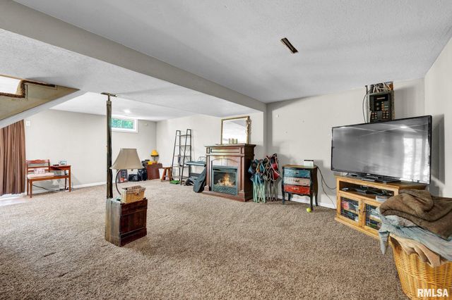 11 WAIBEL Road, Bartonville, IL 61607