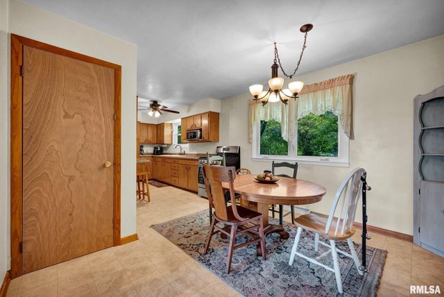 11 WAIBEL Road, Bartonville, IL 61607