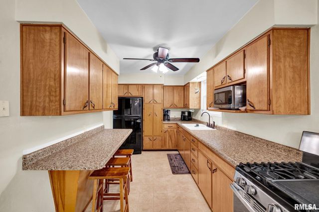 11 WAIBEL Road, Bartonville, IL 61607