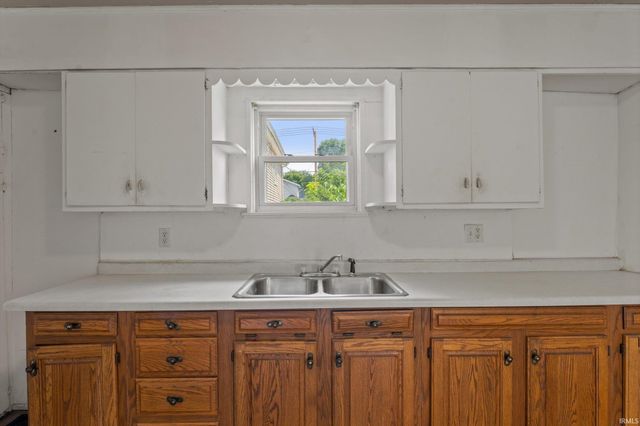 131 E Marion Street, Mishawaka, IN 46545