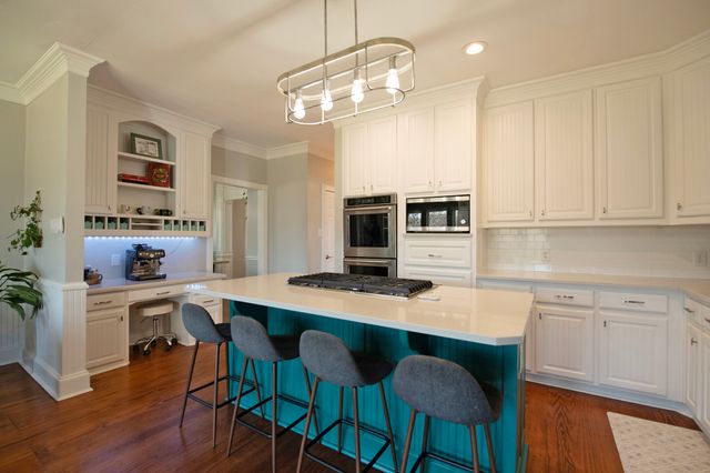 405 Chippendale Drive, Heath, TX 75032