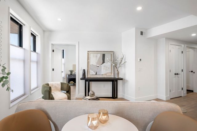 7 Wordsworth 1, Boston, MA 02128