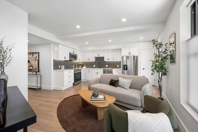 7 Wordsworth 1, Boston, MA 02128