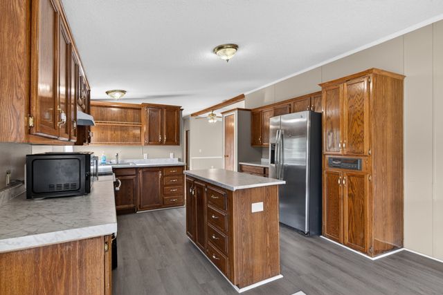 716 Canaan Rd, Columbia, TN 38401