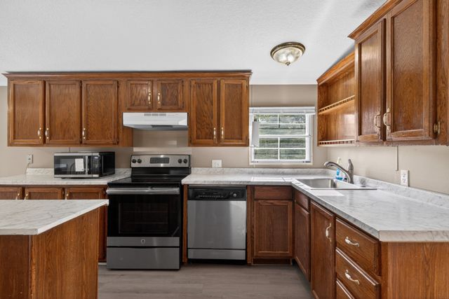 716 Canaan Rd, Columbia, TN 38401