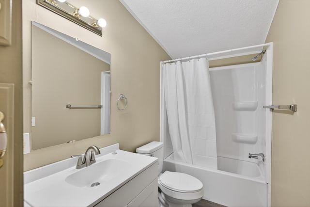 716 Canaan Rd, Columbia, TN 38401