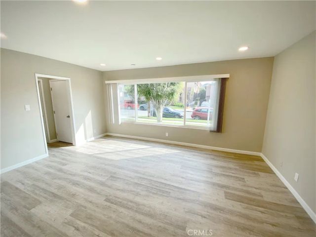 919 E Acacia Avenue E, Glendale, CA 91205