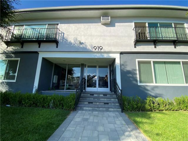 919 E Acacia Avenue E, Glendale, CA 91205