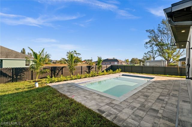 2827 NW 13th ST, Cape Coral, FL 33993