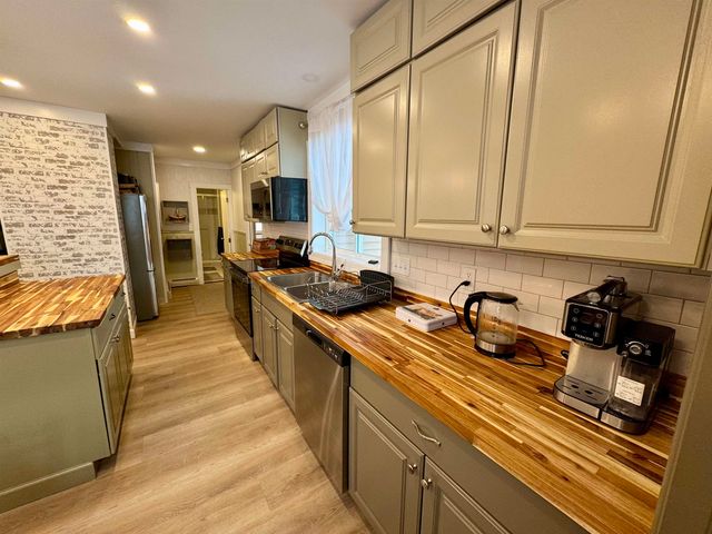 8 Labrecque Street, Lincoln, NH 03251