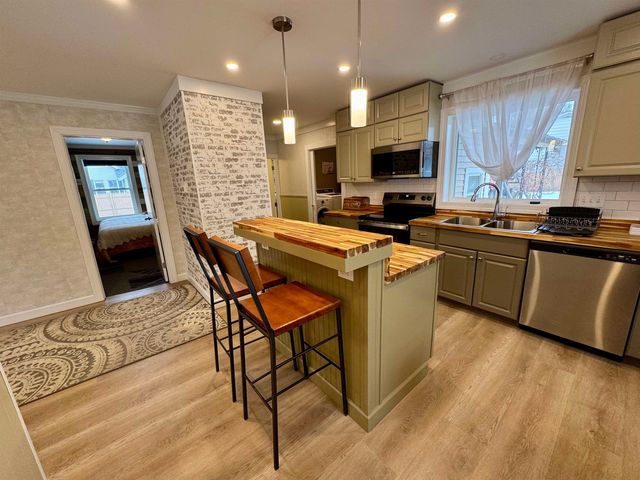 8 Labrecque Street, Lincoln, NH 03251