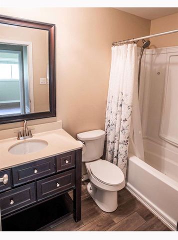 117 Lazy Lane, Lake Jackson, TX 77566