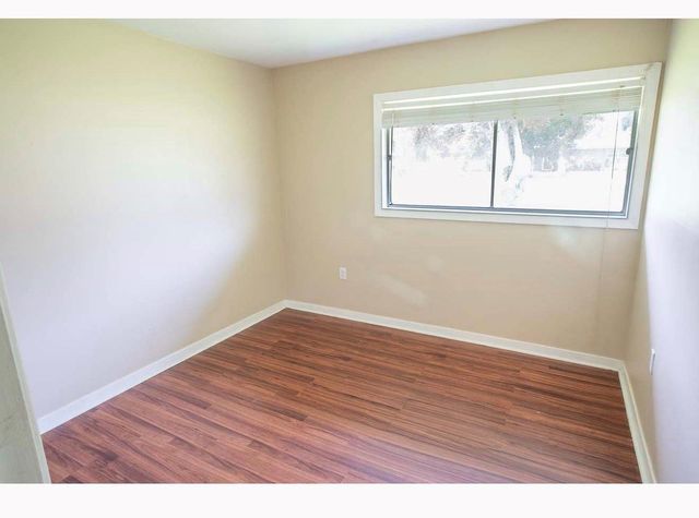 117 Lazy Lane, Lake Jackson, TX 77566