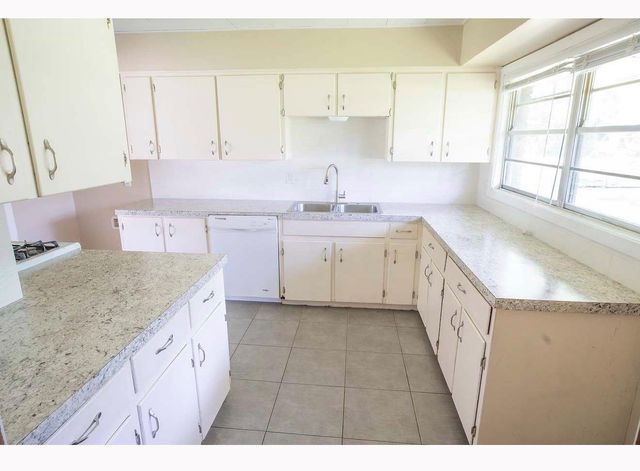 117 Lazy Lane, Lake Jackson, TX 77566