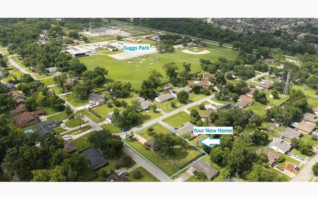 117 Lazy Lane, Lake Jackson, TX 77566
