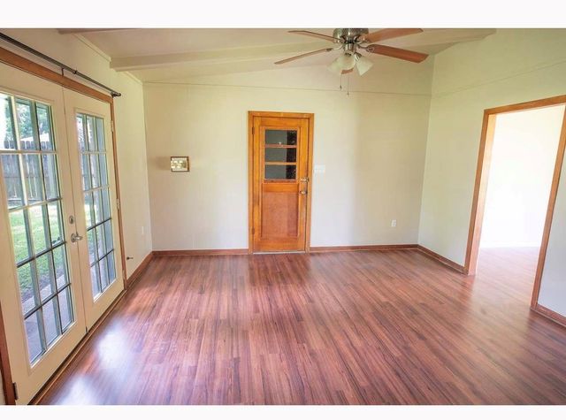 117 Lazy Lane, Lake Jackson, TX 77566