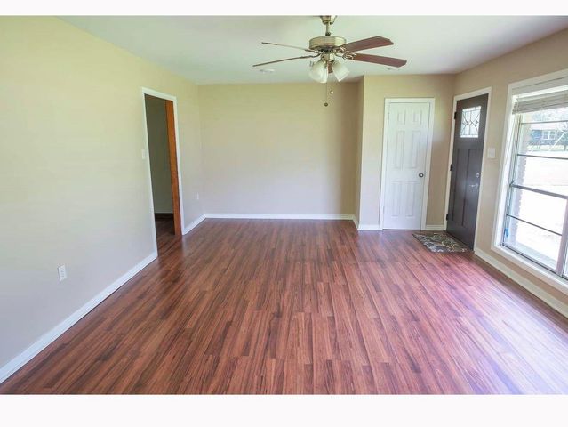 117 Lazy Lane, Lake Jackson, TX 77566