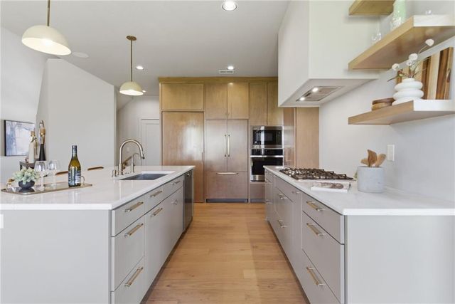 12406 W 170th Terrace, Overland Park, KS 66221