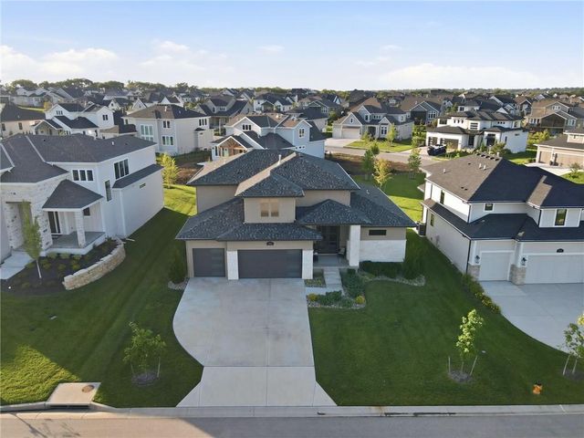 12406 W 170th Terrace, Overland Park, KS 66221