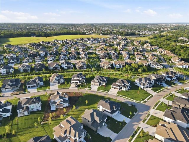 12406 W 170th Terrace, Overland Park, KS 66221